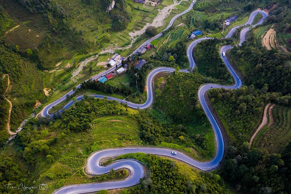 ha giang zig zag road - landscapes in vietnam